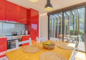Unit with shared Pool And Sea Views At Hub Of The Village, Biologic Cropland