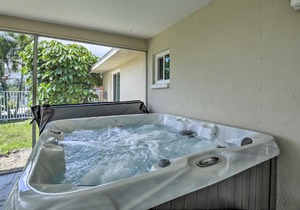 Updated Apollo Beach Home with New Dock and Hot Tub!