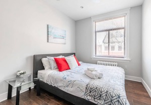 Upscale 2BR with King Bed - Boutique Apartment - PRIME Location!
