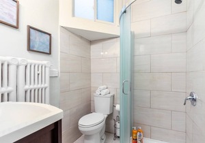 Upscale 2BR with King Bed - Boutique Apartment - PRIME Location!