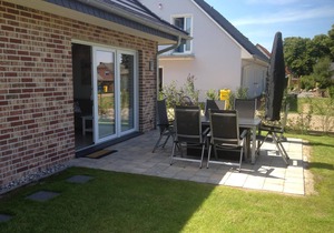 upscale, quiet accommodation with garden and terrace