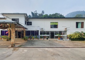 Uptown Beach Resort