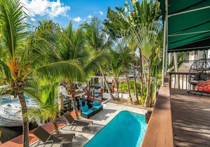 PRIVATE OASIS 7 BEDROOM-6 BATH FOR 15 GUESTS