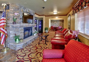 MCM Elegante Suites