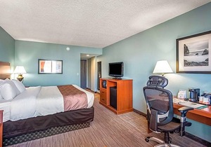 2-Star Hotel ∙ Quality Inn & Suites Garden Of The Gods