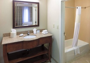 2-Star Hotel ∙ Hampton Inn & Suites Colorado Springs/I-25 South