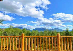 UV Log home with direct Cannon Mountain views Minutes to attractions Fireplace Pool Table AC