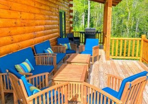 UV Log home with direct Cannon Mountain views Minutes to attractions Fireplace Pool Table AC