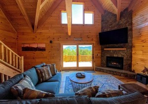 UV Log home with direct Cannon Mountain views Minutes to attractions Fireplace Pool Table AC