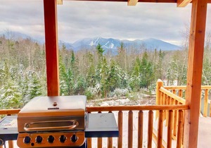 UV Log home with direct Cannon Mountain views! Minutes to attractions. Fireplace, Pool Table, AC!