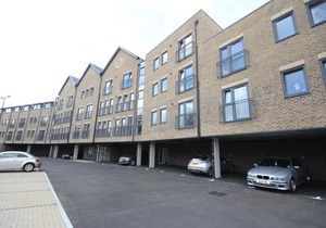 Uxbridge Court