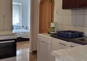 Vacation apartment with pool, WLAN, playground directly on the lake