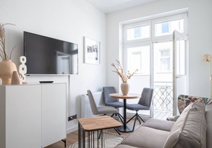 Vacation directly on the historic Alter Strom