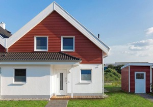 Vacation home near the beach with stove, sauna and whirlpool