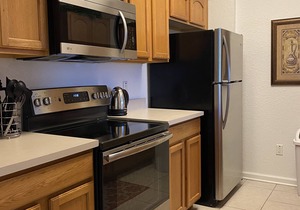 Vacation Rental near Disney, Univeral Studios, Epic, w/free parking and Wi-Fi.