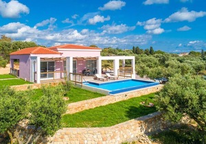 Vatsa Beach Villa: Large Private Pool, Walk to Beach, Sea Views, A/C, WiFi