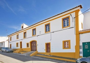 Veiros House / Estremoz