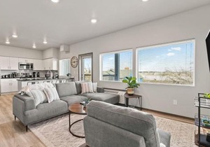 Very New 2 Bed 2 Bath Near DT and Perry District