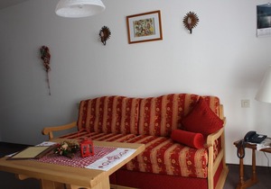 very quiet, central and sunny location with mountain views, 300 m to the center