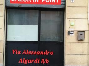 Via Matteotti & Via Carracci Apartments