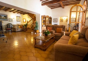 Villa Nieves is a beautiful villa set in a rural location yet it is still only a 5 minute drive from San Antonio and San Rafael