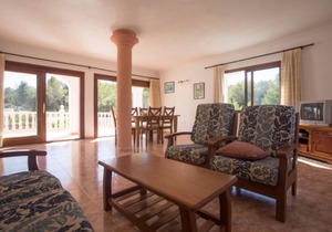 Villa Can Vincent is a large villa and pool located on the outskirts of San Antonio Bay