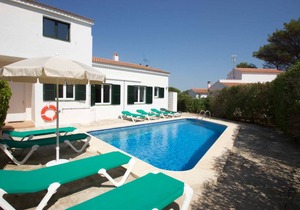 Villa Bini Estrella: Large Private Pool, Walk to Beach, Sea Views, A/C, WiFi