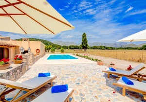 Villa Can Daniel for six people with pool and BBQ
