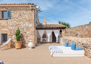 Villa Cuarassa Family