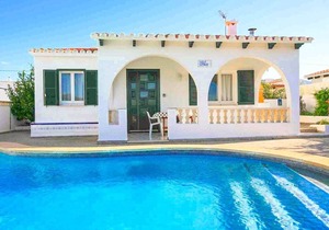 Villa Emilio: Large Private Pool, Walk to Beach, WiFi, Car Not Required