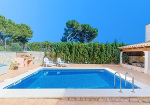 Villa Gloria - Four Bedroom Villa, Sleeps 8