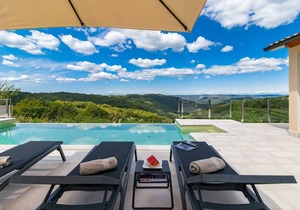 Villa Grazia with heated pool