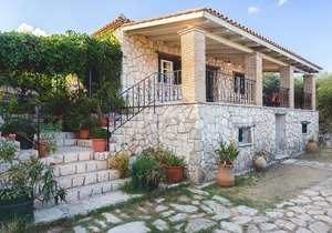 VILLA HELONA