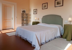 Villa in Casole with 6 bedrooms sleeps 12