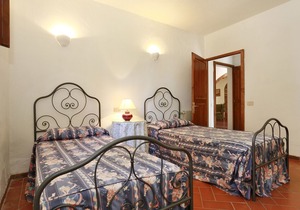 Villa in Montelopio with 6 bedrooms sleeps 12