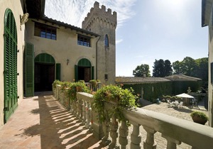 Villa in Montelopio with 5 bedrooms sleeps 9