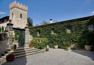 Villa in Montelopio with 5 bedrooms sleeps 9