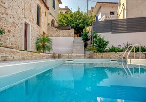 Villa Kirke with private swimming pool