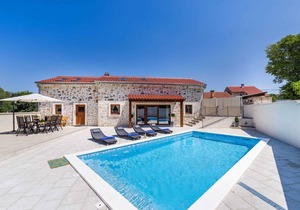 Villa Miandri with heated pool