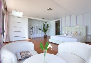 Villa U Beachfront Haven: 1 Bed-Sleeps 2