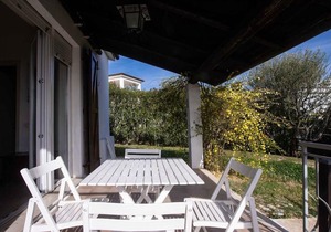 Villa with Garden & Sea View N110
