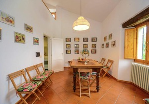 Villa with outbuilding and swimming pool and panoramic view of the Apennines