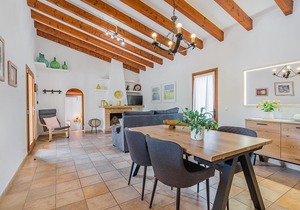 Villa with pool walking distance to the town