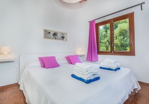 Villa with private pool walking distance to Town