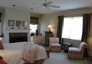 'Village View'- Elegant, Comfortable, Historic Home in Downtown Lenox