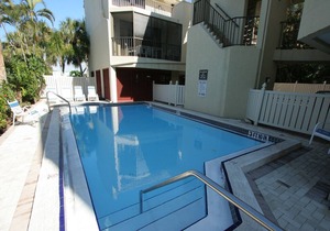 Villas of Avignon #103: 2 BR+Den/2 BA Condo on Longboat Key by RVA, Sleeps 6