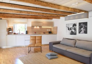 Wake up to fresh and rural surroundings, in this fabulous Istrian vacation home with pool.