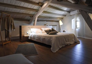 Wake up to fresh and rural surroundings, in this fabulous Istrian vacation home with pool.
