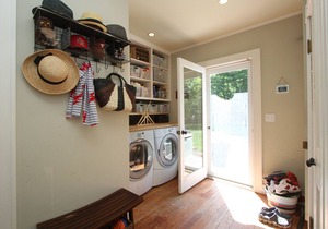 Walk Everywhere In Sag Harbor Village And Watch Beautiful Sunsets Over The Pond.