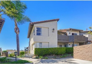 Walk to Beach! 2 bed & 2 Bath! Ocean Views from Front Patio! Barefoot Bungalow